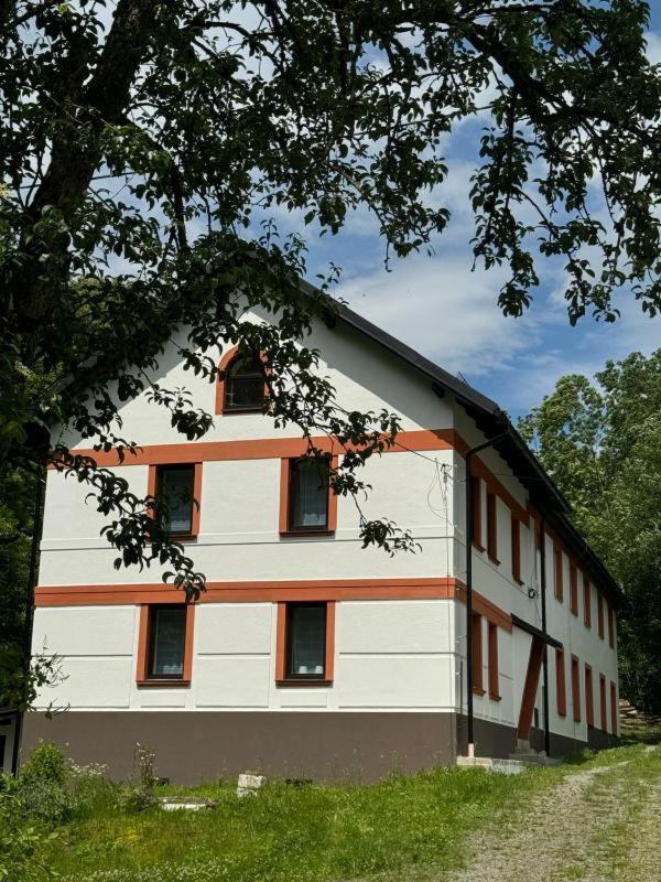 Tkalcovna U Zlateho Potoka Aparthotel Dobrany  Exterior photo